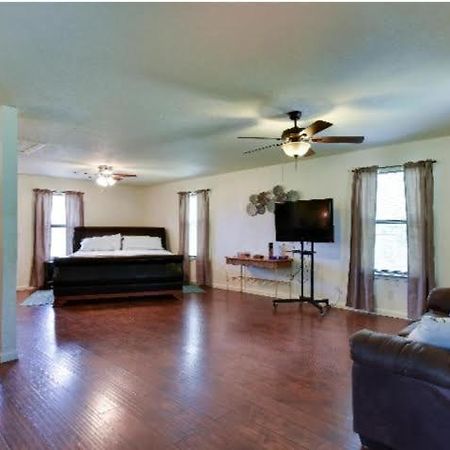 Austin Escape Bed and Breakfast Cedar Creek Buitenkant foto