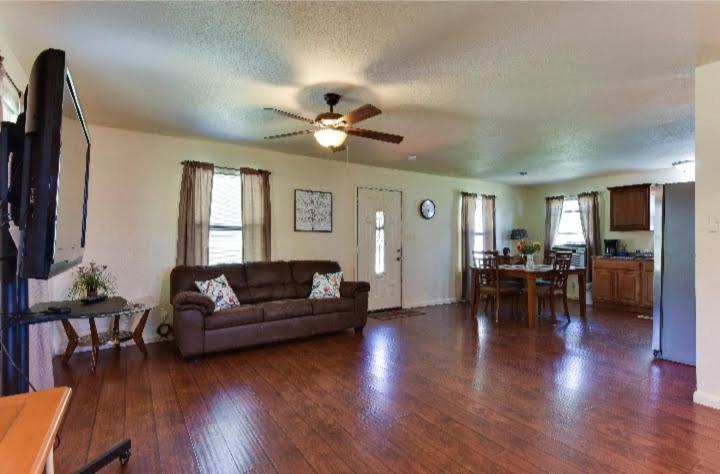 Austin Escape Bed and Breakfast Cedar Creek Buitenkant foto